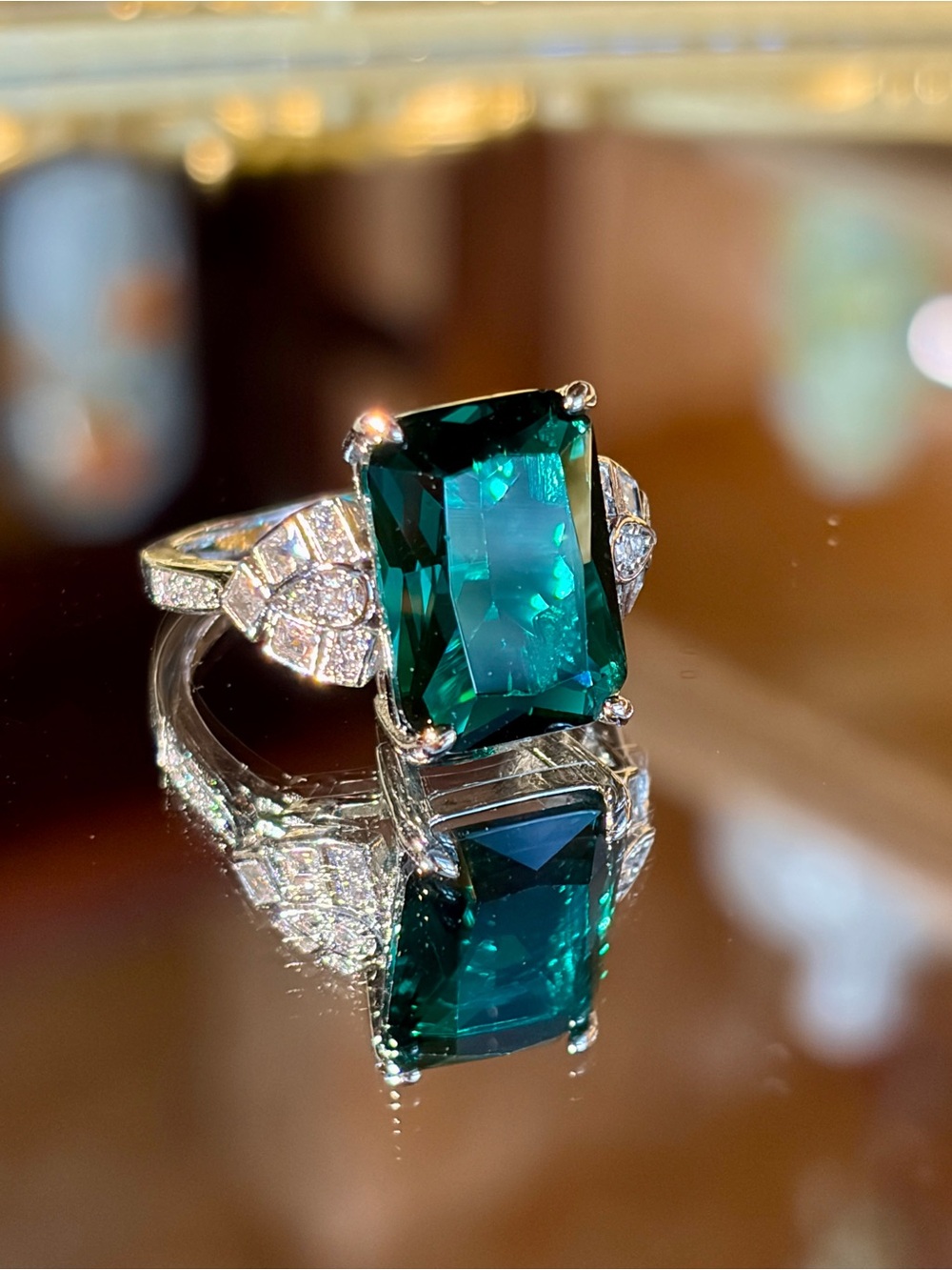 New Retro Radiant Cut Green Gem Silver Tone Anniversary Solitaire ring in 7